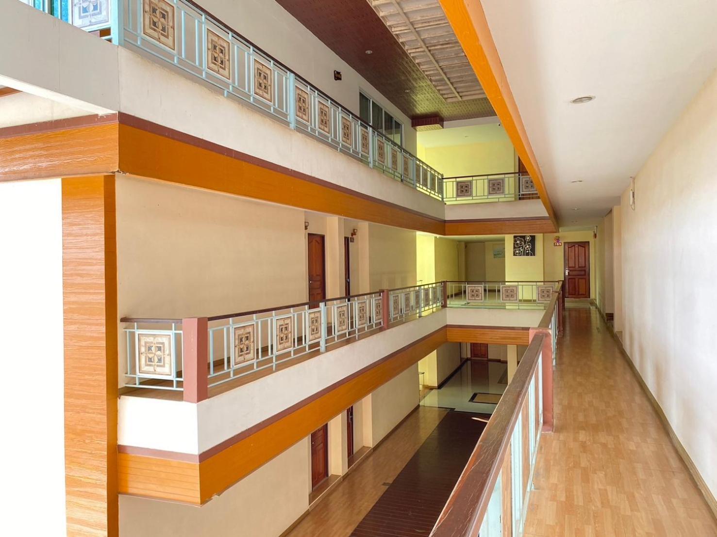 Chaophayathara Riverside Hotel Chainat Exterior photo