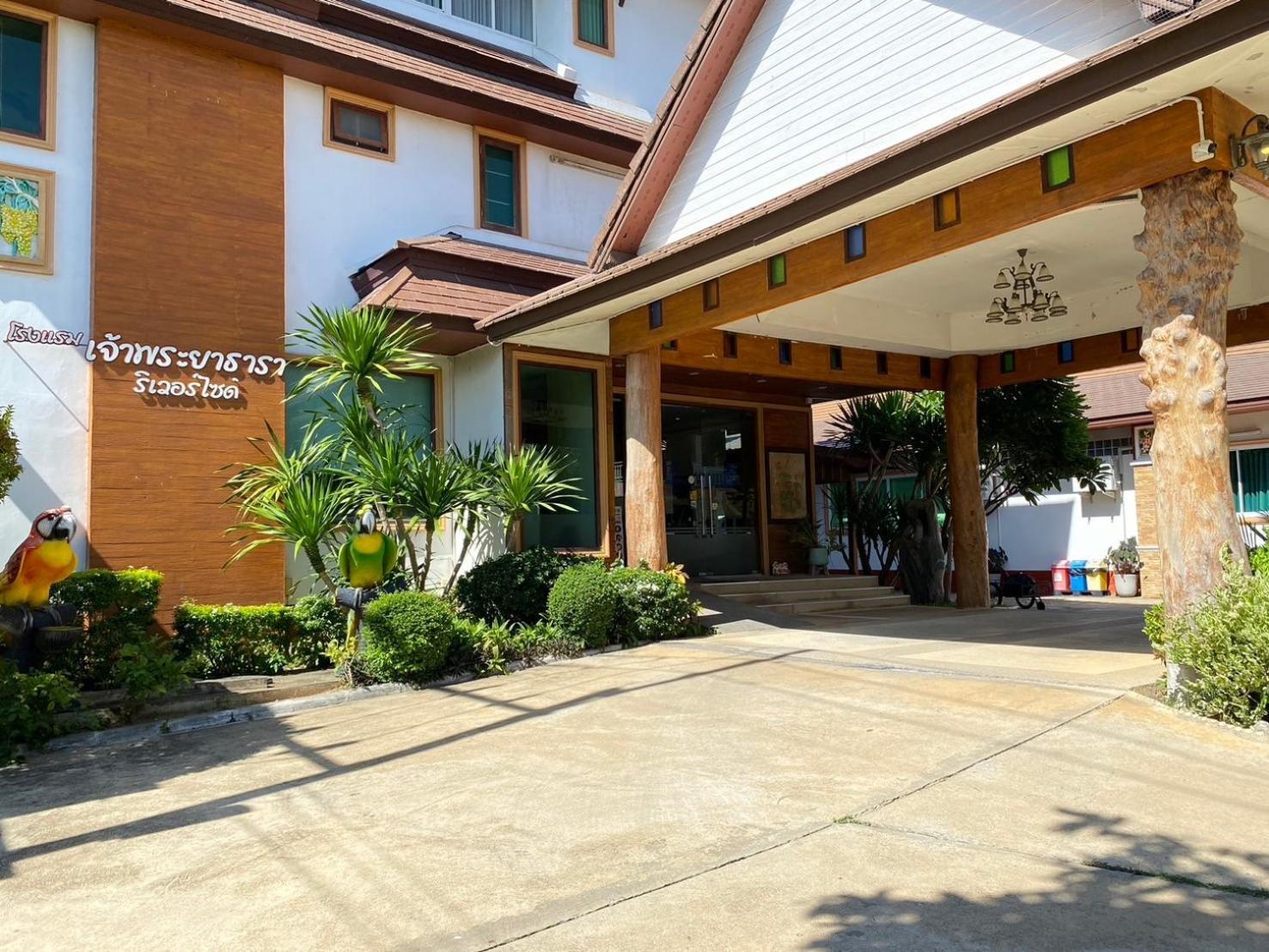 Chaophayathara Riverside Hotel Chainat Exterior photo