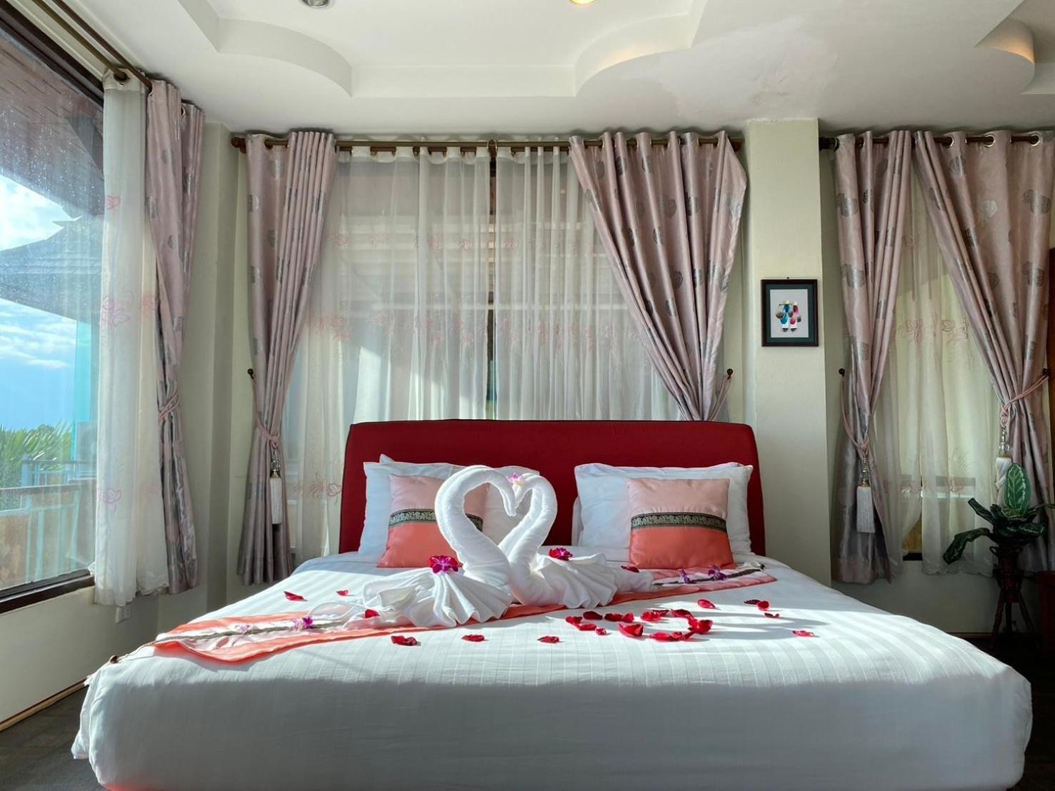 Chaophayathara Riverside Hotel Chainat Exterior photo