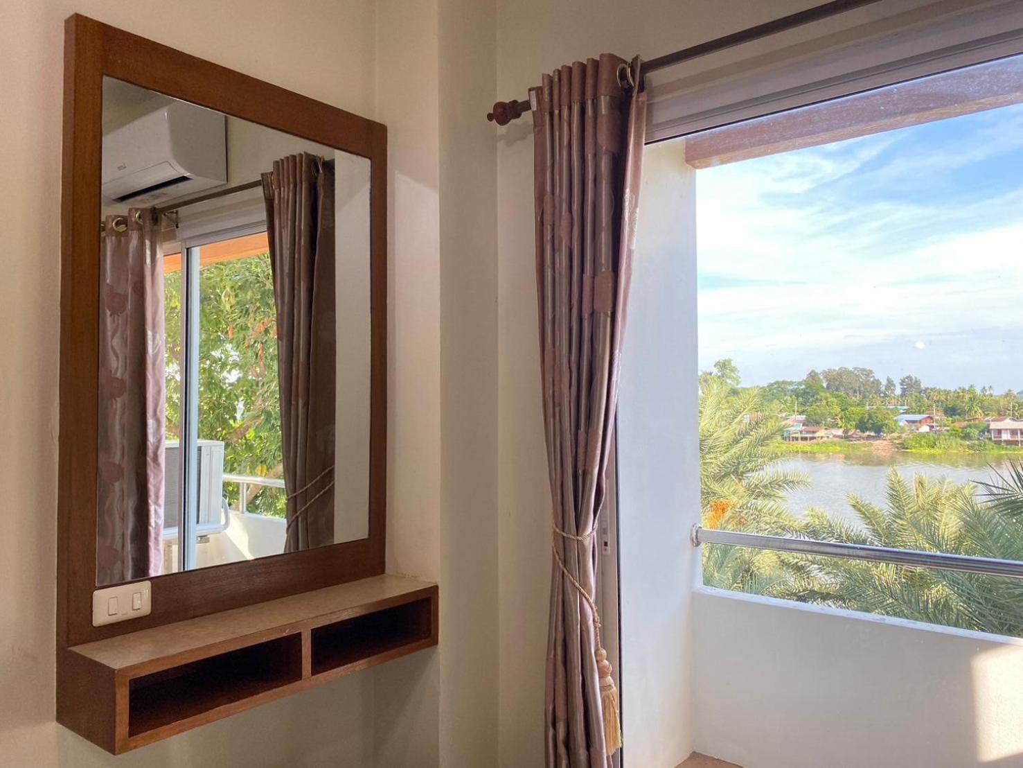 Chaophayathara Riverside Hotel Chainat Exterior photo